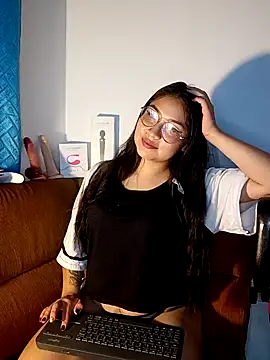 Snapshot of Caroll_Luna chatting on December 2024 04:53:02 AM Caroll Luna online show from December 2024 04:53:02 AM