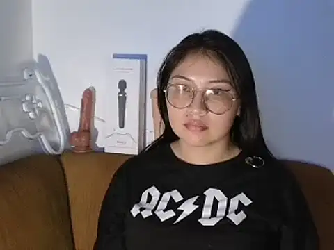 Snapshot of Caroll_Luna chatting on December 2024 06:09:01 AM Caroll Luna online show from December 2024 06:09:01 AM