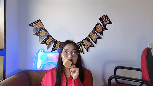 Snapshot of Caroll_Luna chatting on December 2024 05:07:02 PM Caroll Luna online show from December 2024 05:07:02 PM