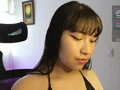 Snapshot of Caroll_Luna chatting on October 2025 02:53:01 PM Caroll Luna online show from October 2025 02:53:01 PM