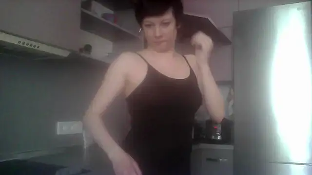 Snapshot of SunElizabeth chatting on May 2026 03:34:01 AM SunElizabeth online show from May 2026 03:34:01 AM