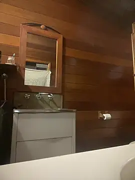 Snapshot of madaussiehere chatting on January 2025 02:40:02 PM madaussiehere online show from January 2025 02:40:02 PM