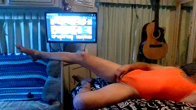 madaussiehere online show from May 2026 11:44:01 PM
