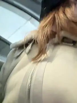 Snapshot of LavenderHot chatting on December 2024 04:04:01 AM LavenderHot online show from December 2024 04:04:01 AM