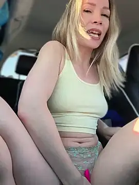 Snapshot of LavenderHot chatting on February 2025 04:50:01 AM LavenderHot online show from February 2025 04:50:01 AM