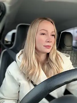 Snapshot of LavenderHot chatting on February 2025 01:57:02 AM LavenderHot online show from February 2025 01:57:02 AM