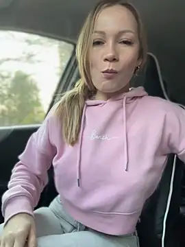 Snapshot of LavenderHot chatting on October 2025 01:41:02 AM LavenderHot online show from October 2025 01:41:02 AM