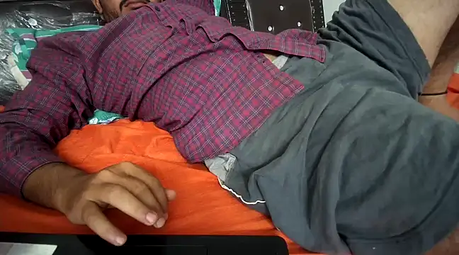 Snapshot of naughtymike0007 chatting on January 2025 04:24:01 PM naughtymike0007 online show from January 2025 04:24:01 PM