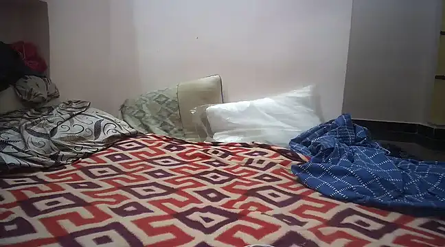 Snapshot of naughtymike0007 chatting on January 2025 12:05:01 AM naughtymike0007 online show from January 2025 12:05:01 AM