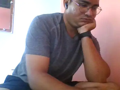 Snapshot of naughtymike0007 chatting on September 2025 06:07:01 AM naughtymike0007 online show from September 2025 06:07:01 AM