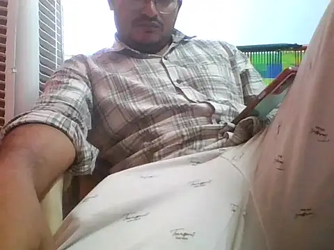 Snapshot of naughtymike0007 chatting on October 2025 06:34:02 AM naughtymike0007 online show from October 2025 06:34:02 AM