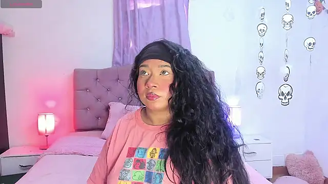 Latinabombsheell online show from October 2025 08:07:01 PM