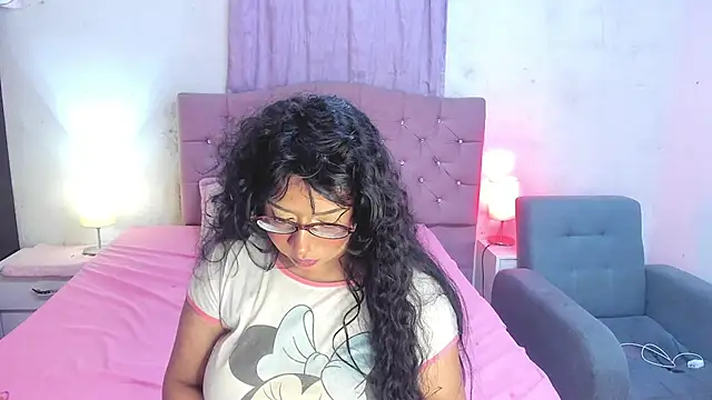 Latinabombsheell online show from June 2026 05:55:02 PM