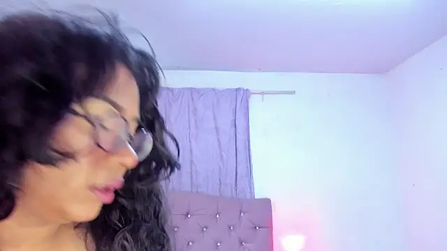 Latinabombsheell online show from July 2026 06:37:02 AM