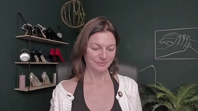 Snapshot of VivianWILD chatting on November 2025 07:46:02 PM VivianWILD online show from November 2025 07:46:02 PM