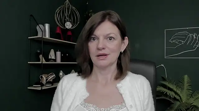 Snapshot of VivianWILD chatting on November 2025 07:53:01 AM VivianWILD online show from November 2025 07:53:01 AM