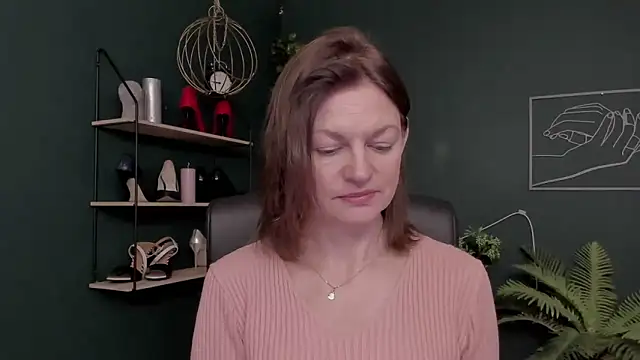 Snapshot of VivianWILD chatting on December 2025 06:41:01 AM VivianWILD online show from December 2025 06:41:01 AM