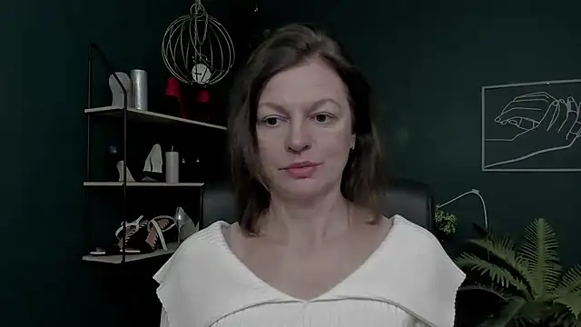 Snapshot of VivianWILD chatting on December 2025 06:55:02 AM VivianWILD online show from December 2025 06:55:02 AM