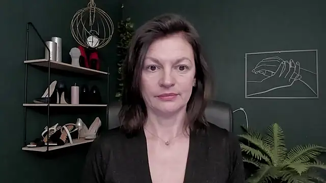 Snapshot of VivianWILD chatting on December 2025 06:51:01 AM VivianWILD online show from December 2025 06:51:01 AM