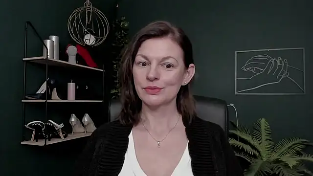 Snapshot of VivianWILD chatting on January 2026 07:44:01 AM VivianWILD online show from January 2026 07:44:01 AM