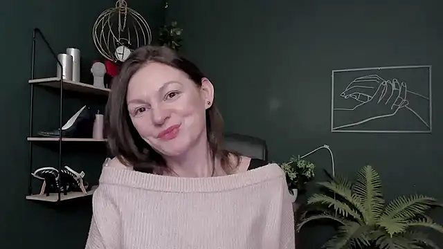 Snapshot of VivianWILD chatting on February 2026 07:36:01 AM VivianWILD online show from February 2026 07:36:01 AM