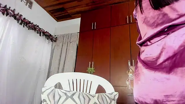 loreth J online show from December 2024 08:54:01 PM