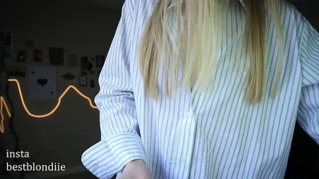 Snapshot of bestblonde chatting on March 2025 05:38:02 PM bestblonde online show from March 2025 05:38:02 PM