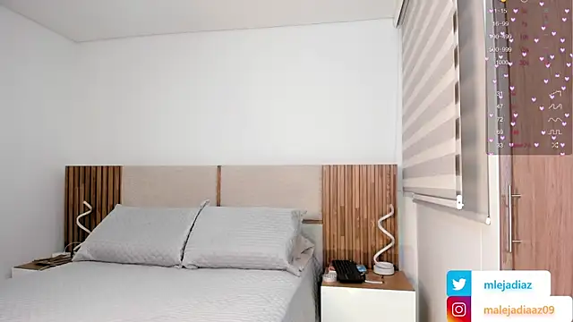 MalejaDiaz  online show from September 2025 09:52:02 PM