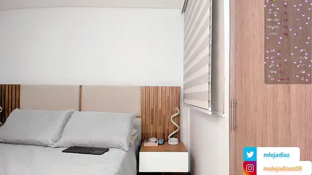 MalejaDiaz  online show from October 2025 04:04:01 PM