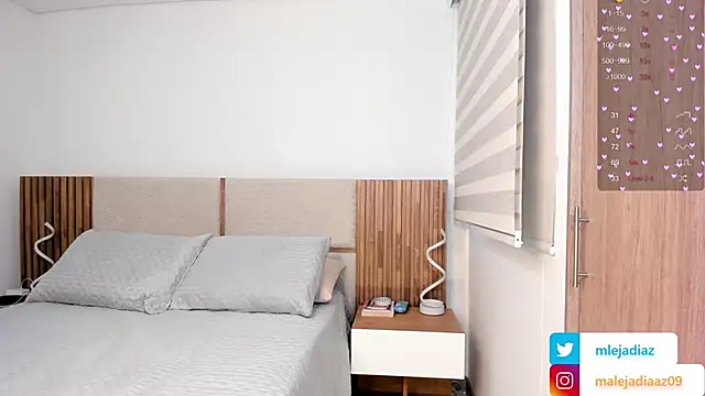 MalejaDiaz  online show from October 2025 04:06:02 PM