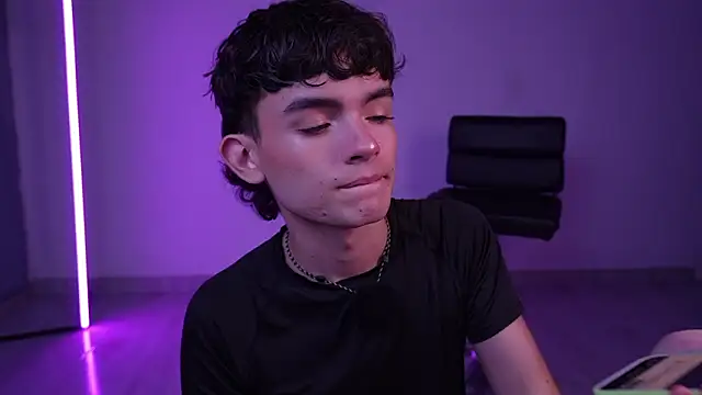 Snapshot of Angelo_018 chatting on February 2026 01:03:01 AM Angelo 018 online show from February 2026 01:03:01 AM