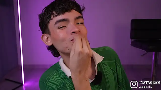 Snapshot of Angelo_018 chatting on February 2026 04:13:02 AM Angelo 018 online show from February 2026 04:13:02 AM