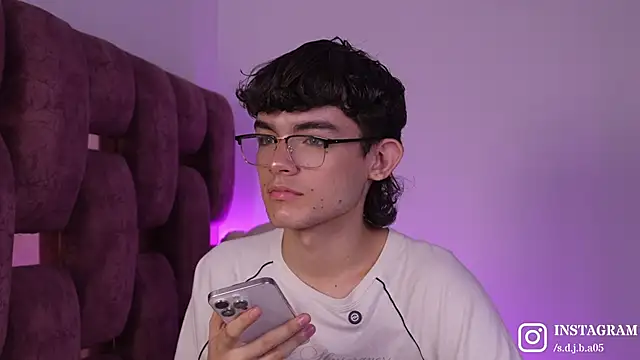 Snapshot of Angelo_018 chatting on March 2026 01:27:02 AM Angelo 018 online show from March 2026 01:27:02 AM