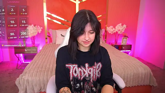 Snapshot of Miki_Kivi chatting on September 2025 10:12:02 PM Miki Kivi online show from September 2025 10:12:02 PM