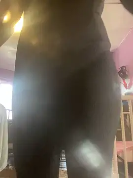 Snapshot of itzcheyduh chatting on October 2025 05:57:01 PM itzcheyduh online show from October 2025 05:57:01 PM