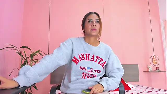 Alana Suares1 online show from February 2025 07:47:01 PM