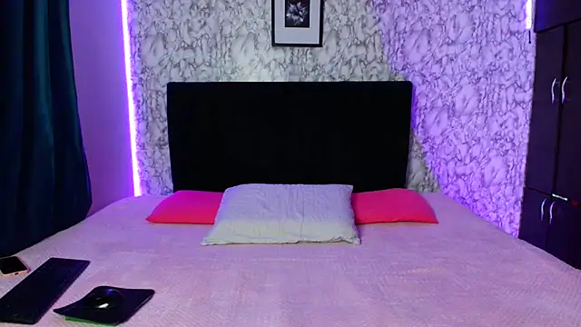 camii evanss online show from November 2025 06:14:01 AM