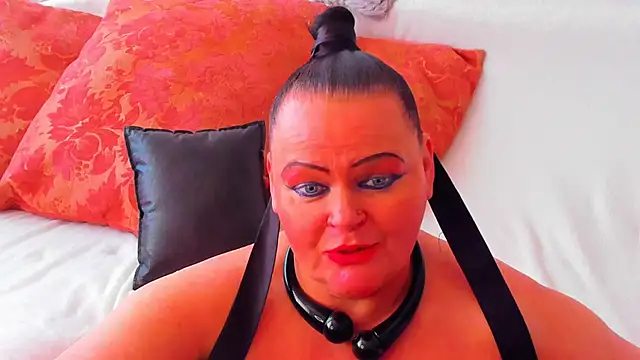 Snapshot of MilanaBiegert chatting on March 2025 01:01:02 PM MilanaBiegert online show from March 2025 01:01:02 PM