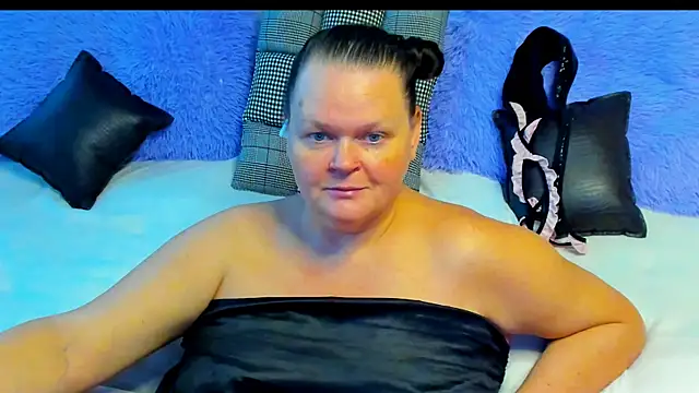 MilanaBiegert online show from November 2025 01:18:02 PM