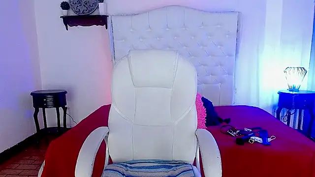 elena detroya online show from December 2024 12:22:01 PM