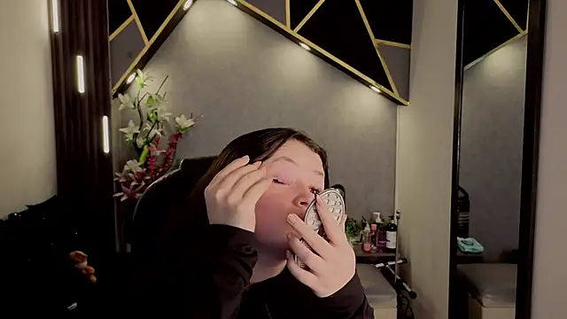 Snapshot of almma_shy chatting on September 2025 01:22:02 PM almma shy online show from September 2025 01:22:02 PM