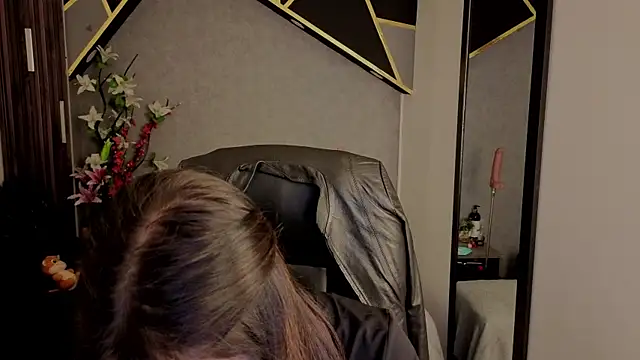 Snapshot of almma_shy chatting on October 2025 01:20:01 PM almma shy online show from October 2025 01:20:01 PM