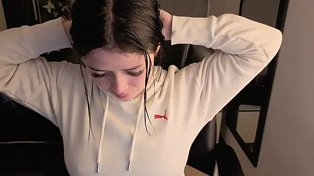 Snapshot of almma_shy chatting on November 2025 02:38:01 PM almma shy online show from November 2025 02:38:01 PM