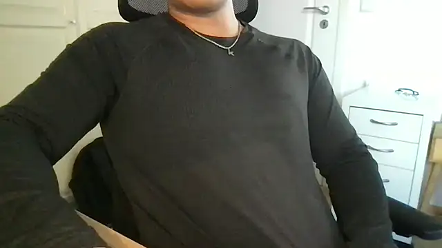 jungcock3210 online show from September 2025 01:03:01 PM