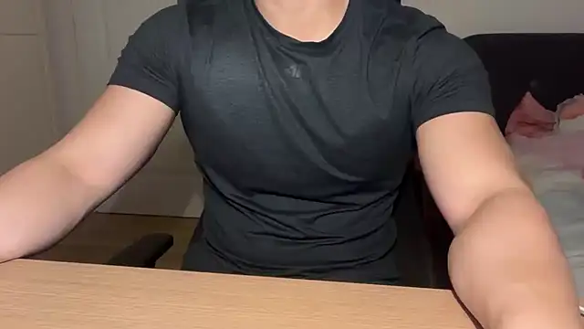 jungcock3210 online show from December 2025 04:12:02 PM