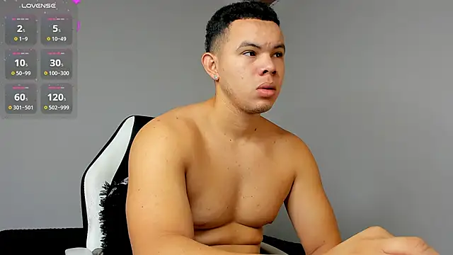 Snapshot of jhotta_fox chatting on December 2024 07:03:01 AM jhotta fox online show from December 2024 07:03:01 AM