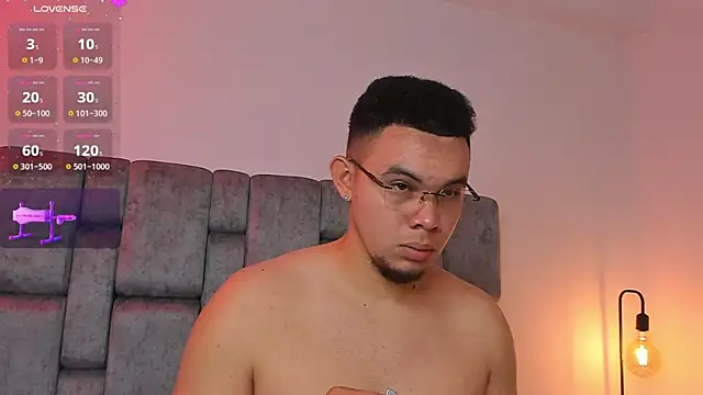Snapshot of jhotta_fox chatting on April 2026 07:04:01 AM jhotta fox online show from April 2026 07:04:01 AM