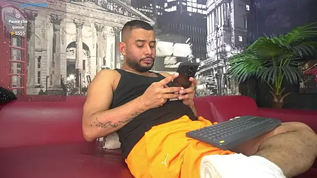 Snapshot of THIAGOXBIG chatting on October 2025 10:00:02 PM THIAGOXBIG online show from October 2025 10:00:02 PM