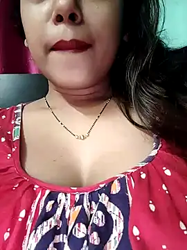 Snapshot of sexyindi_couple chatting on January 2025 01:32:02 PM sexyindi couple online show from January 2025 01:32:02 PM