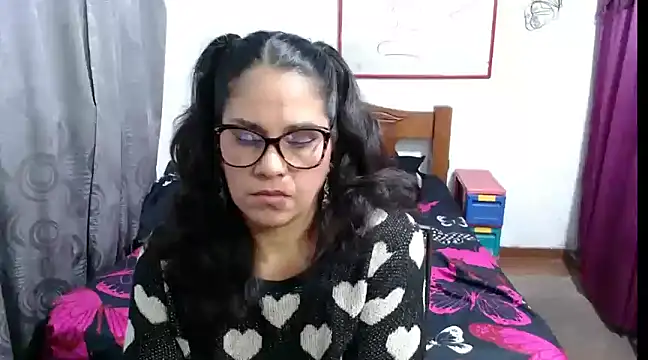 Mistresskloe01 online show from January 2025 12:04:02 PM